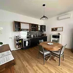 Appartement Neuf, 2 Chambres, Climatise, Route Des Sanguinaires