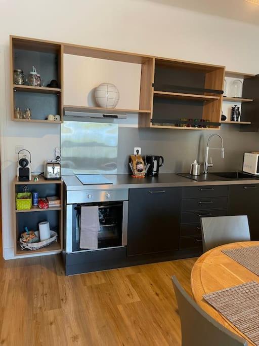 Neuf, 2 Chambres, Climatise, Route Des Sanguinaires * Ajaccio (Corsica)